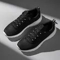 Baskets légères en maille respirante noire avec semelle blanche pour homme et femme - 36 / Noir