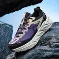 Scarpe da trekking impermeabili viola e beige con suole antiscivolo per sentieri outdoor. - Viola