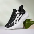Zwart-witte antislip outdoor trailrunningschoenen met ademend mesh bovenwerk - 40 / Zwart Wit