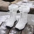 Bottes de neige blanches pour femmes avec bordure en fausse fourrure et lacets durables - 36 / Blanc