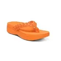 Modische orangefarbene Damen-Keilsandalen mit einem detaillierten geflochtenen Riemen - Orange