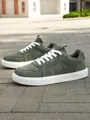 Eleganti sneakers platform verde oliva con spesse suole bianche resistenti e lacci bianchi - 36 / Verde
