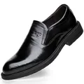 Chaussures habillées décontractées en cuir noir pour hommes avec logo de libellé embossé - 43 / Style Slip-on avec logo Libellule (1598699) / Noir