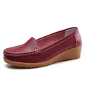 Damen Keilschuhe in Weinrot Leder mit weißen Nähten und dicker Sohle für Komfort - 35 / Weinrot