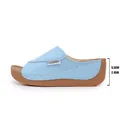 Detailansicht der 5,5 cm hohen Plateau-Sandalen für Damen mit Peep-Toe-Design - Hellblau