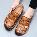 Sandales homme en cuir véritable marron à bout fermé avec sangles et semelle antidérapante - Marron Jaune
