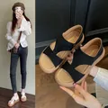 Eleganti sandali platform da donna con tomaia in pelle scamosciata nera e punta tonda - 35 / Nero