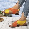 Sandales plates bohèmes à lanières croisées orange et jaune pour femmes, style plage - Rouge Orangé