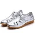 Handgefertigte silberne Leder-Sandalen für Damen mit Retro-Hohl-Design und weicher Sohle - 38 / Silber