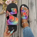 Detailansicht von Damen-Strandsandalen mit lebhaftem, psychedelischem Spiralmuster-Design - 38 / bunt