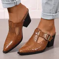 Mules élégantes à talon bloc en texture crocodile marron avec bout pointu et boucle - US 5.5 / Marron