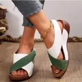 Sandales compensées pour femmes avec plateforme et brides bicolores vert et blanc à bout ouvert - 36 / Vert et Blanc