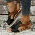 Casual women's peep-toe espadrille wedge sandals with black and brown leather straps - 36 / Black