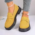 Mocassins confortables en daim jaune avec semelles compensées noires de style rétro anglais - 35 / Jaune