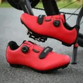 Leuchtend rote Fahrradschuhe mit Drehverschluss und perforierter Lederoberfläche - 39 / Rennrad-Klickpedale (QX2001-2) / Rot