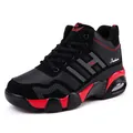 Scarpa sportiva outdoor nera e rossa con ammortizzazione ad aria e logo 520 design - 35 / con pile / Nero rosso
