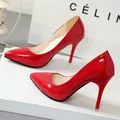 Elegant red patent leather pointed-toe stiletto high heels for women, stylish and chic - 34 / Red