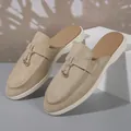 Dettaglio sabot beige scamosciati da donna con cinturino decorativo con fibbia - 36 / Kaki