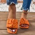 Elegantes sandalias planas naranjas fruncidas para las vacaciones de verano en la playa - 35 / Chancla fruncida de una correa (B-15) / Naranja