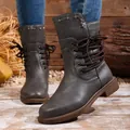 Modische graue halbhohe Damen-Winterstiefel mit dekorativen Nieten und seitlicher Schnürung - Neue Edition Grau
