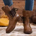 Trendige braune Damen-Schnürstiefeletten mit stilvollen Metallnieten-Verzierungen - Neue Edition Braun