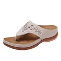 Vista detallada de las chanclas de cuña para mujer con pedrería y diseño calado - Blanco Roto