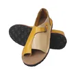 Retro Damen Sandalen flach, Farblock-Design in Gelb und Beige mit Zehenschlaufe - 35 / Khaki und Gelb