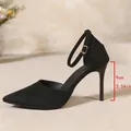 Elegante schwarze Wildleder-Stilettos mit 9 cm hohen Absätzen und verstellbarem Knöchelriemen - 38 / Schwarzer Samt