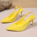 Elegante gelbe spitze Slingback-Stilettos aus Wildleder mit glitzernder Schnalle - 36 / Gelb
