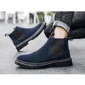 Stivaletti Chelsea classici da uomo in camoscio blu scuro con dettagliate cuciture - 37 / Blu scuro