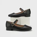 Elegantes zapatos Mary Jane negros retro con punta cuadrada y una hebilla dorada. - 35 / Negro
