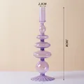 Bougeoir élégant en verre violet pour la décoration, 28 cm de haut avec design à étages - Forme à Base Rayée / Hauteur 28cm / Calibre 2,3cm / Violet