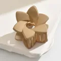Elegant matte milk coffee flower-shaped hair claw clip for women's half-tie hairstyles - Hollow Six-Petal Flower / Khaki