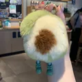 Niedlicher Avocado-Plüsch-Schlüsselanhänger aus Kaninchenfell-Imitat mit Stiefeln. - Avocado Mit Füßen