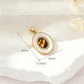 Pendentif ovale vintage doré avec nacre blanche et œil de tigre incrusté, 26x16mm - Or 14K H-11779 Œil de Tigre Ovale