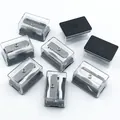 Anspitzer aus Aluminiumlegierung mit klarem Deckel und schwarzer Basis für Schüler. - Flacher Stil mit Box / 20er Set / Silber