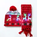 Conjunto festivo de gorro y bufanda de punto con LED rojos y diseño de renos de Navidad - Estilo Árbol Reno Rojo Navidad
