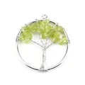 30mm Levensboom hanger zilver draad omwikkeld met groene peridoot kristal chips - Alleen Hanger (Zonder Ketting) (Peridoot Levensboom) / 30mm / Zilver
