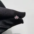 Pendiente de corona de acero de titanio con piedras de circonita rosa brillantes - Luz de Eros-Pieza Única (Y163)
