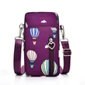 Vertikale lila Stoff-Handytasche mit bunten Heißluftballon-Mustern zum Umhängen - S / Lila Ballon