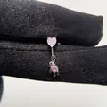 Elegante orecchino a bottone in acciaio titanio con cuore rosa e simpatico ciondolo a orsetto - Orsetto del Battito-Pezzo Singolo (Y180)
