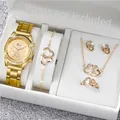 Nahaufnahme eines eleganten 5-teiligen Damenuhren- und Herz-Schmucksets in Goldoptik - Ineinandergreifendes Doppelherz 5-teiliges Set / Gold