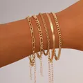 Set mit fünf goldfarbenen mehrlagigen Kettenarmbändern in verschiedenen Texturen - 5-teiliges Goldenes Europäisches Einfaches Ketten-Set (5766901HB) / 5 Stück / Gold