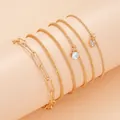 Elegantes 5-teiliges goldfarbenes geschichtetes Armband-Set mit Herz- und Kristallanhängern - 5-teiliges Büroklammer-Herz-Strass-Set (6078801) / 5 Stück / Gold