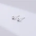 Elegante Mini-Ohrstecker aus S925 Sterlingsilber mit einer polierten Spiegeloberfläche - 4mm / Weißgold
