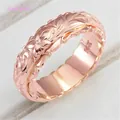 Eleganter roségoldener Ring mit detaillierten eingravierten Rosenblumenmustern für Damen - Größe 5 / Roségold