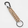 Υπαίθριο μπρελόκ επιβίωσης paracord με μαύρο καραμπίνερ και κρίκο σε ταμπά απόχρωση - Στυλ Αρ. 233