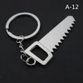 Mini llavero de metal plateado con forma de sierra de mano para llaves de coche regalo - Serrucho (A-12)