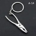 Llavero de herramienta de metal en miniatura con diseño de alicates de punta fina, plata - Alicates de Punta Fina (A-14)
