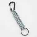 Γκρι πλεκτό μπρελόκ paracord με μαύρο καραμπίνερ για επιβίωση σε εξωτερικούς χώρους. - Στυλ Αρ. 86